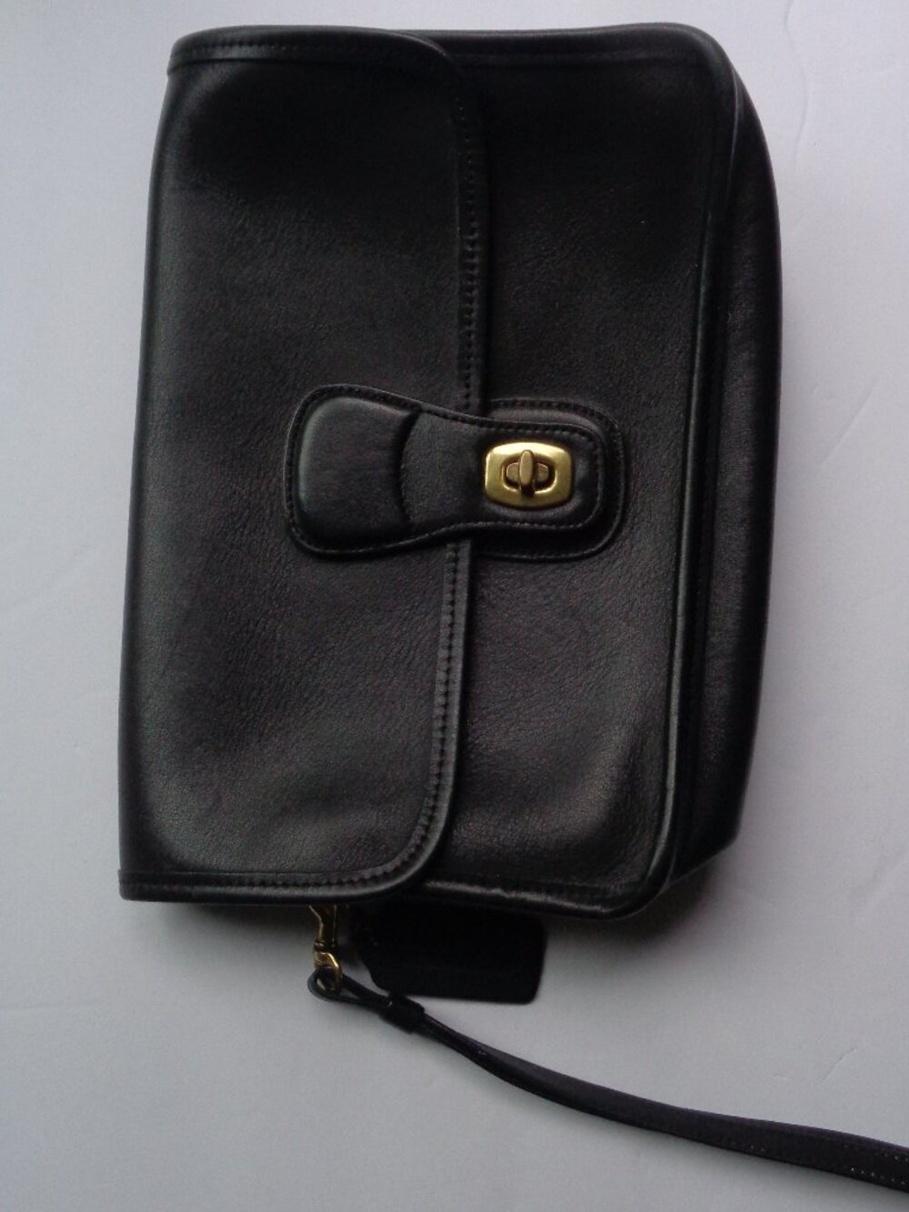 VINTAGE COACH 9832 TURNLOCK CLUTCH - BLACK